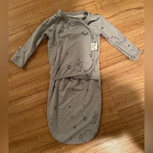 Bonsie Skin To Skin Bag And Hat, Galactic. Size: NB Newborn